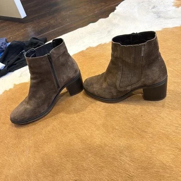 Mephisto sz6 brown/gray ankle booties - Picture 3 of 8